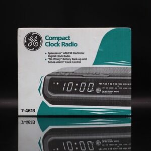GE Compact Clock Radio Black Vintage Spacesaver AM/FM 7-4613 Bedroom Retro New
